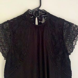 ✨Cable and Gauge | Chiffon Lace Cap Sleeve Top